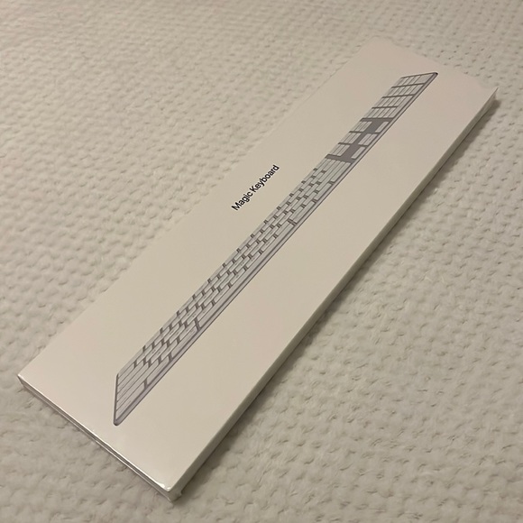 Apple Magic Keyboard with Numeric Keypad - Picture 2 of 8